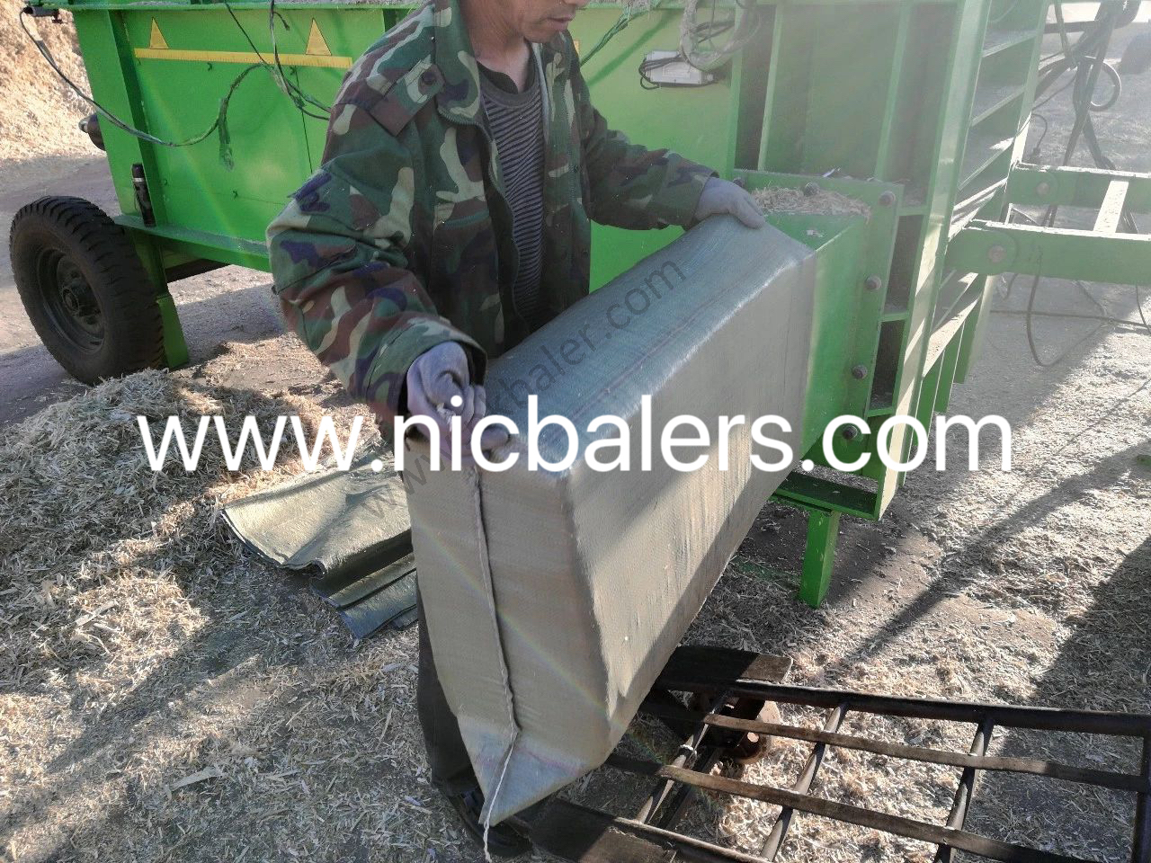 Horizontal Baler (3).jpg