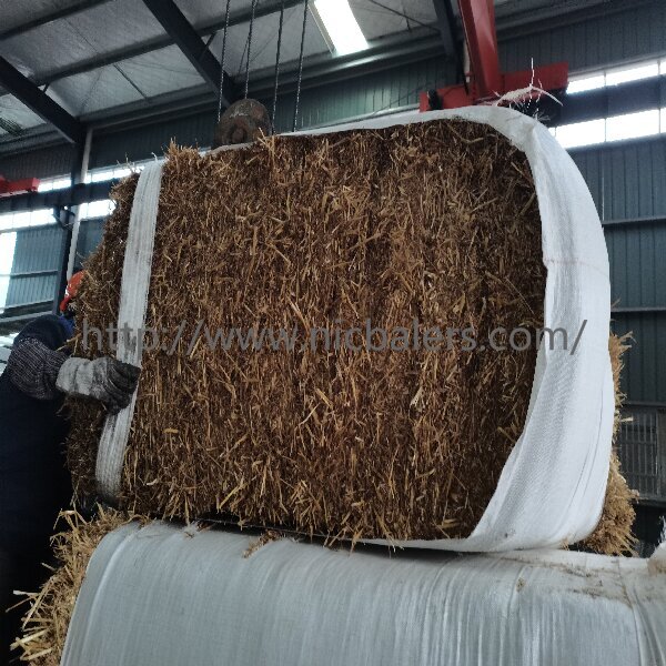 Hay Baling Machine    (8).jpg